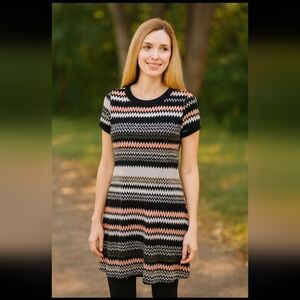 Stylish and Comfy Sauci Zigzag Dress - Size Large